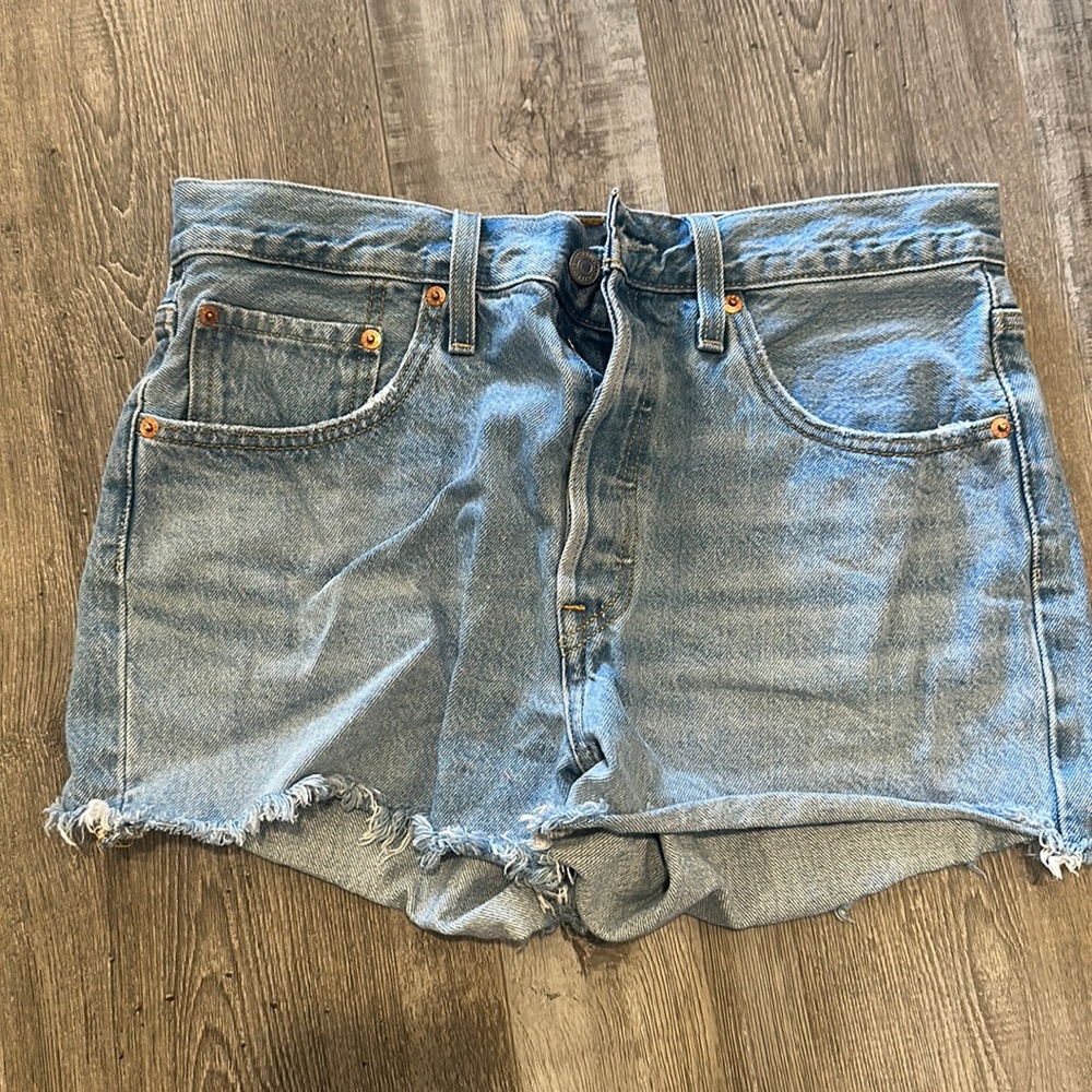 Levi 501s light wash only worn once were too small